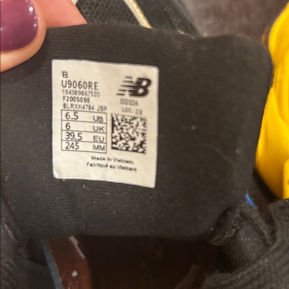 Black and Yellow New Balance - Picture 4 of 6